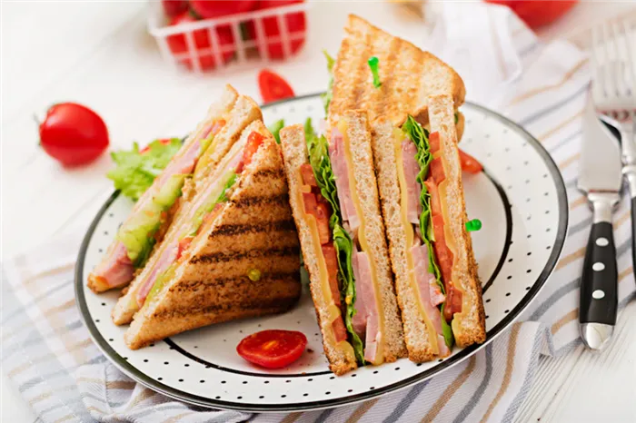 Что приготовить на работу на обед: сэндвич с ветчиной