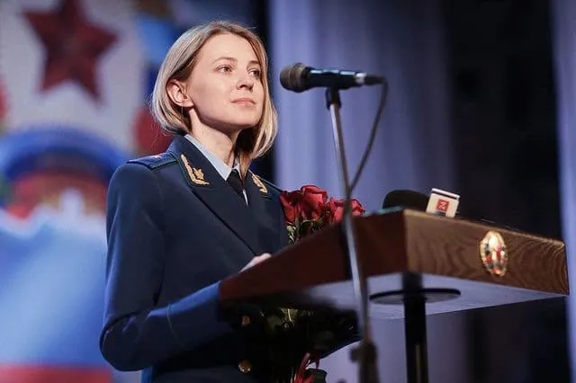 Наталья Поклонская в форме прокурора