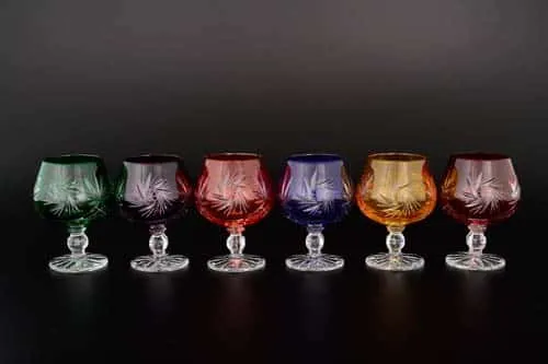 Набор разноцветных хрустальных бокалов